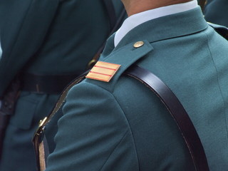 uniforme y correaje