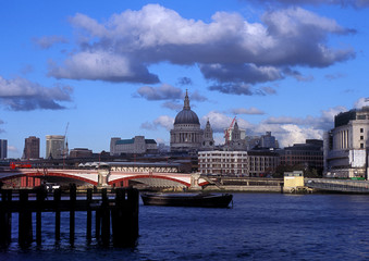 Fototapeta na wymiar Thames 2