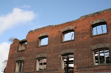 Fototapeta na wymiar derelict building