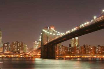 Fototapeta na wymiar Manhattan Skyline i Brooklyn Bridge