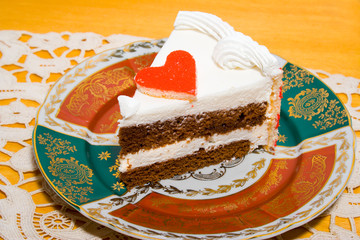 piece of cake with valentine heart