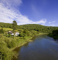 Fototapeta na wymiar river wye the wye valley gloucestershire monmouths