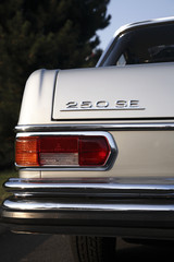 mercedes oldtimer 250 se heckansicht