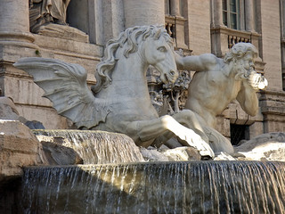 trevi fountain detail 2