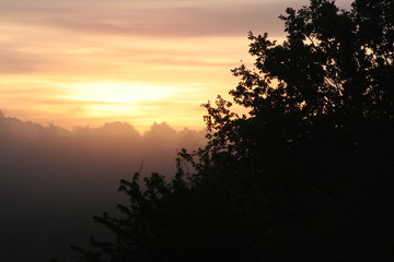 sunrise in stockgrove country park