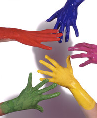 mains en couleurs