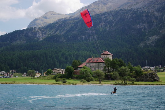 kitesurfer in alake