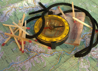 Fototapeta na wymiar compass and map (3)