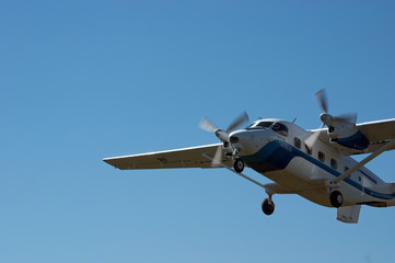 Fototapeta na wymiar Skydiver za samolot