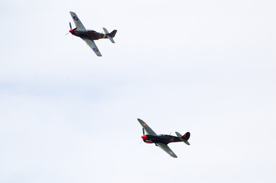 p40 kittyhawk & ca-18 warbirds