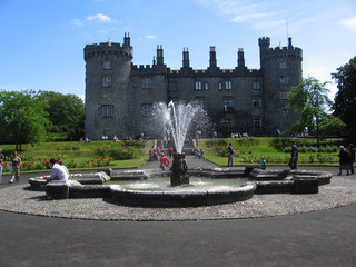 kilkenny castle, ireland - famous tourist attracti