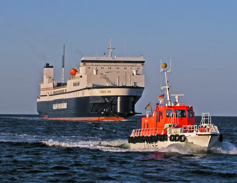 ostseef&auml;hre und lotsenversetzboot