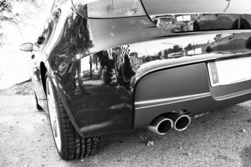 voiture sportive et echappement