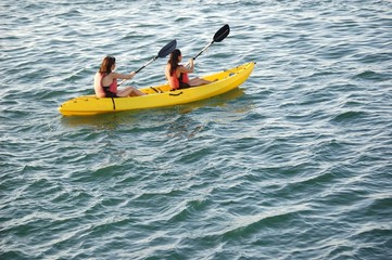 Fototapeta premium two woman kayak