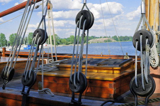 deadeyes on an old scandinavian sailboat