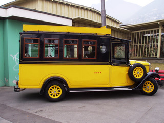retro bus