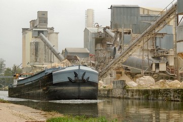 péniche et usine 2