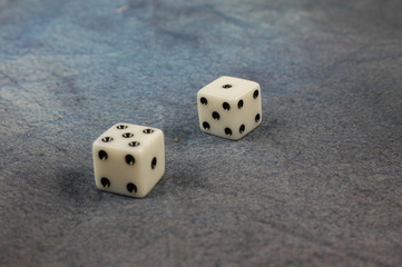 white dice 4