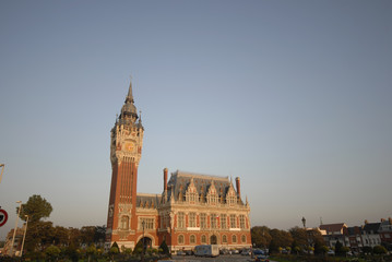 Fototapeta premium calais town hall in the evening light
