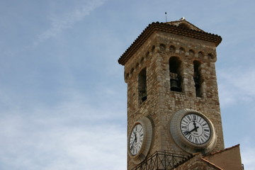 Obraz premium clock tower on the la tour du suquet in cannes, fr