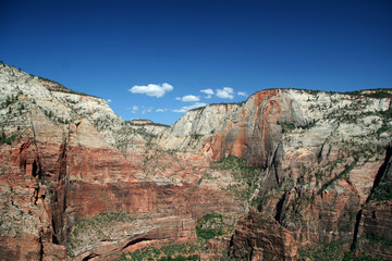 mountain view at zion canyon