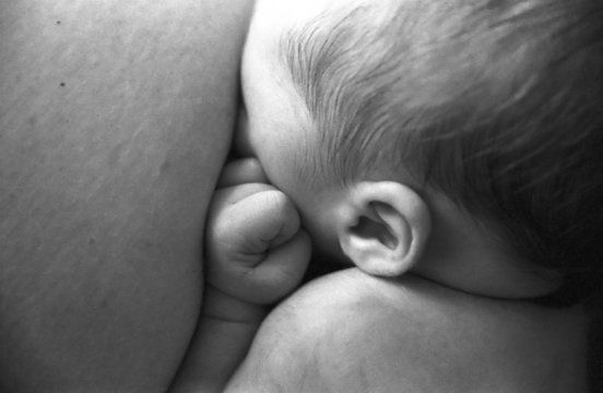 b&eacute;b&eacute; au sein 2