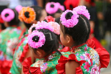 chinese dancers