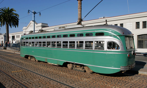 historic streetcar in san francisco