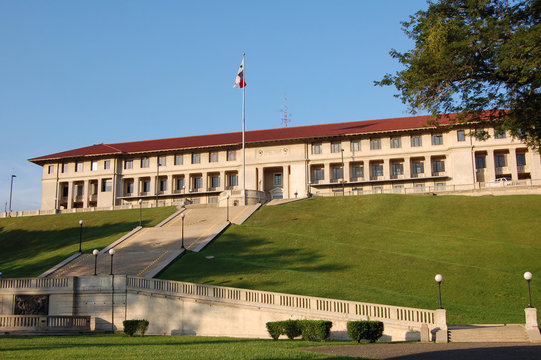 edificio de la administraci&oacute;n del canal de panam&aacute;