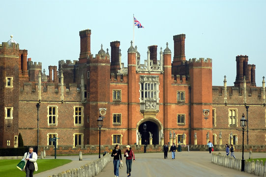 Hampton Court House