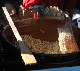 baggging freshly made kettle corn