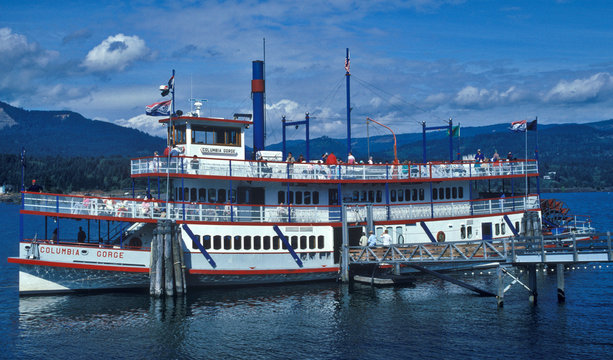 columbia riverboat