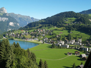 Fototapeta na wymiar Swiss wieś # 2