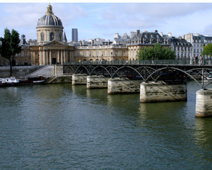 Fototapeta na wymiar Pont des Arts w Paryżu