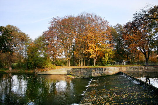 fall and the sluice-gate