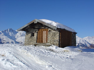 cabane à la neige