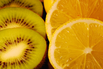 Fototapeta na wymiar lemon and kiwi