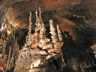 stalagmites de l'aven armand