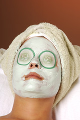 spa organic facial masque with cucumber eye pads
