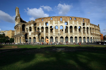Fototapeta na wymiar Koloseum w Rzymie.