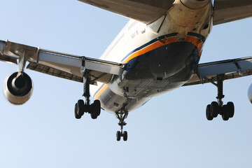 plane landing from behind 2