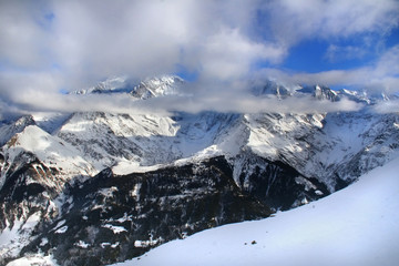 Fototapeta premium mont-blanc en nuages