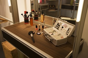 makeup table