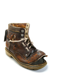 old and bronken shoe.