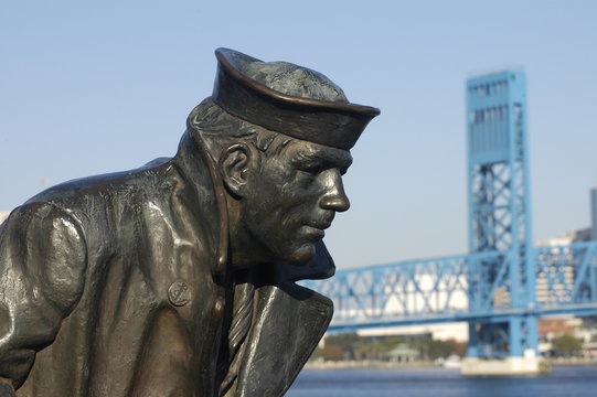 sailor statue