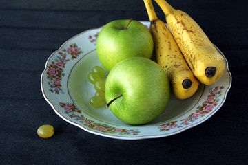banana & apples