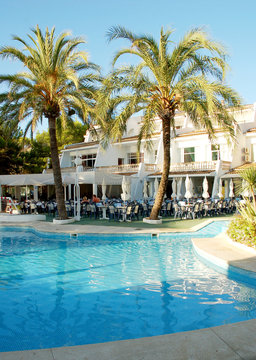 hotel club