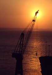 tramonto nel porto di ancona