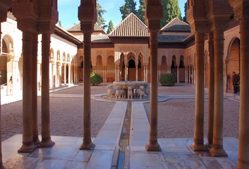 löwenhof im nasriden palast, alhambra - obrazy, fototapety, plakaty