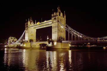 night view on tower bridge